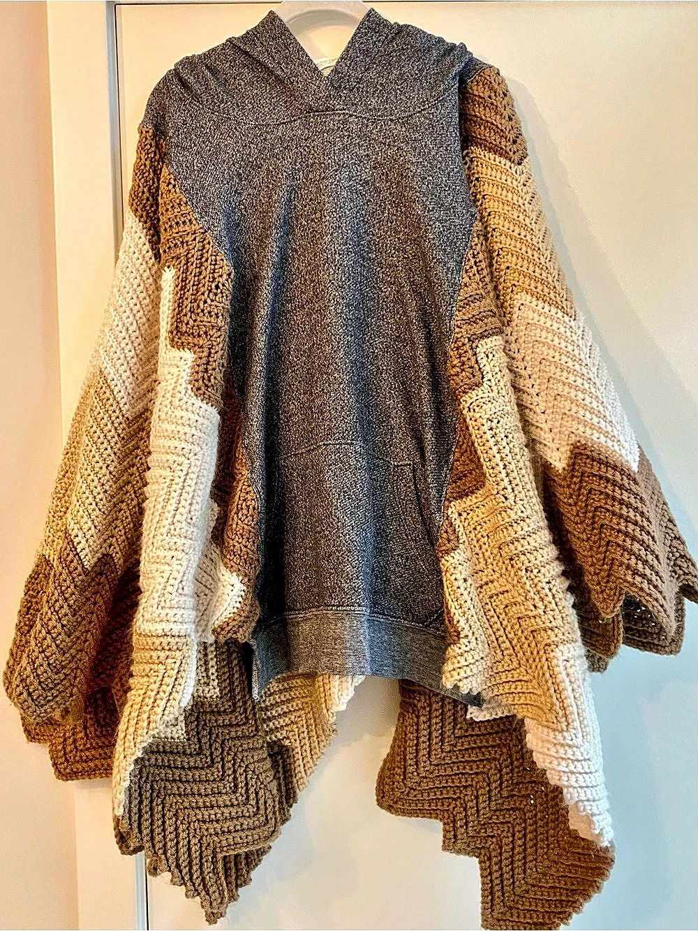 Mountain Girl Clothing Hooded Knit Poncho in Brown & White Like New